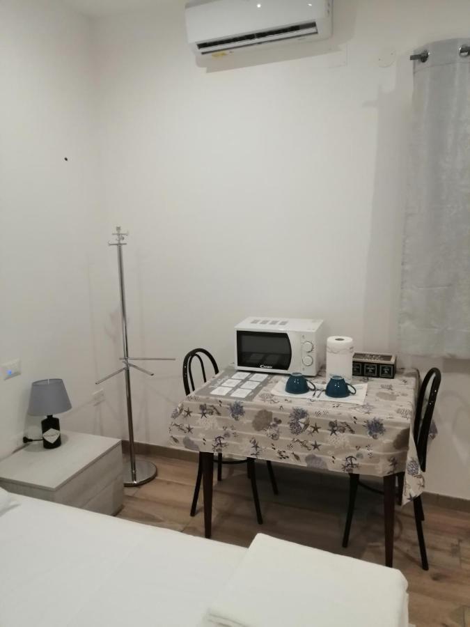 Delcicer Casa Vacanze O Camera Privata กาลาตีนา ภายนอก รูปภาพ